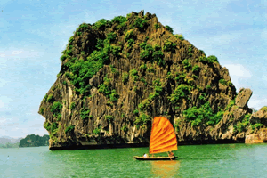 Dau Nguoi (Human head) Islet